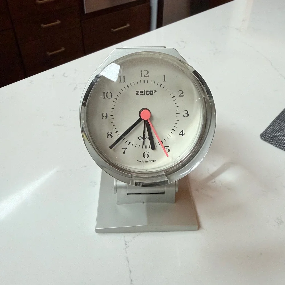 Vintage Zelco Quartz Pivoting Pocket Watch Style Desk Clock Magnifying Lens